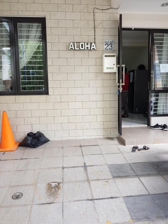 טנגרנג Aloha Guest House - 1 Male Only מראה חיצוני תמונה